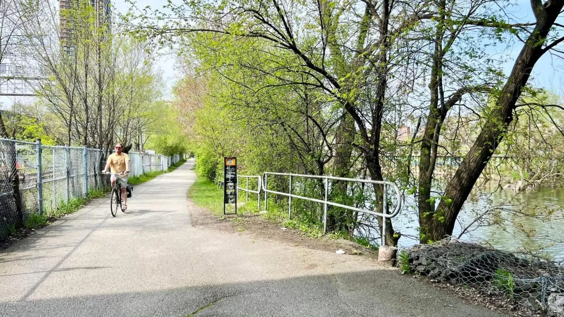 Spacious 2Br Apartment - Stunning View Of Cn Tower Toronto